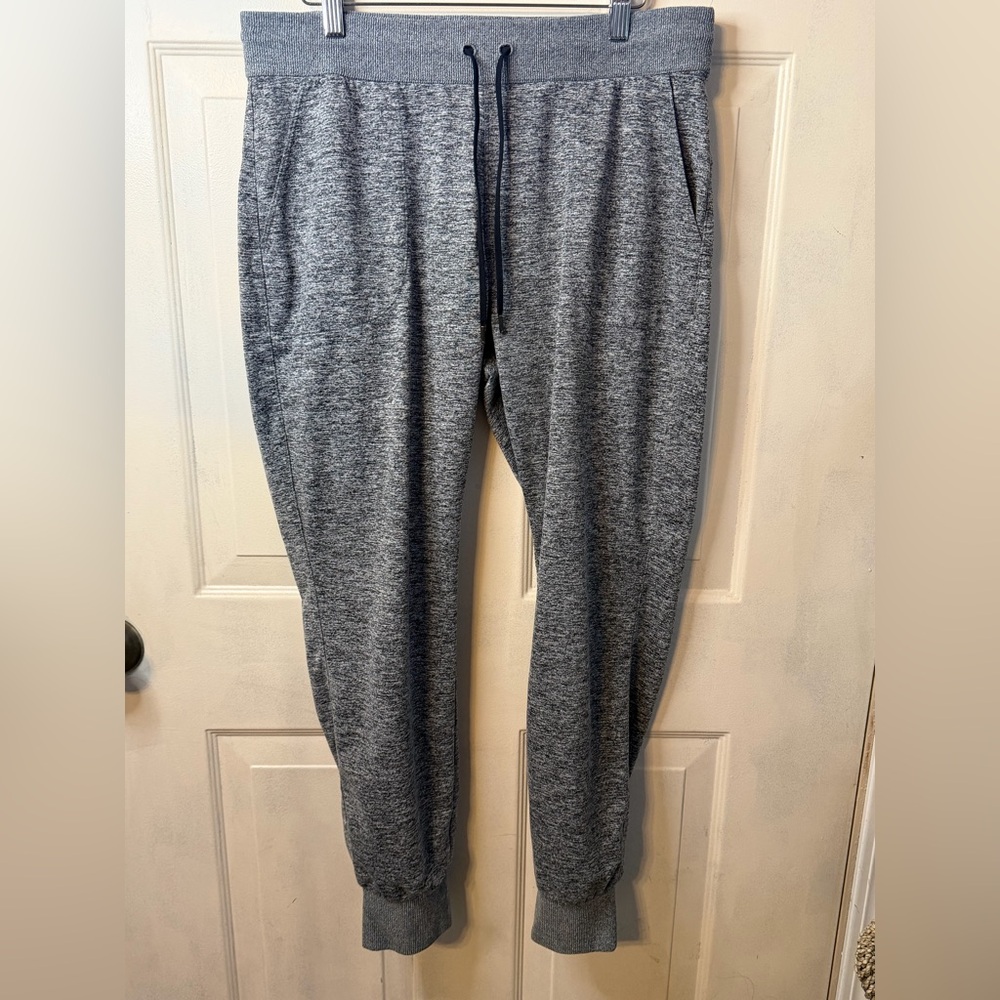 Athleta joggers 30”
Size: L
P10